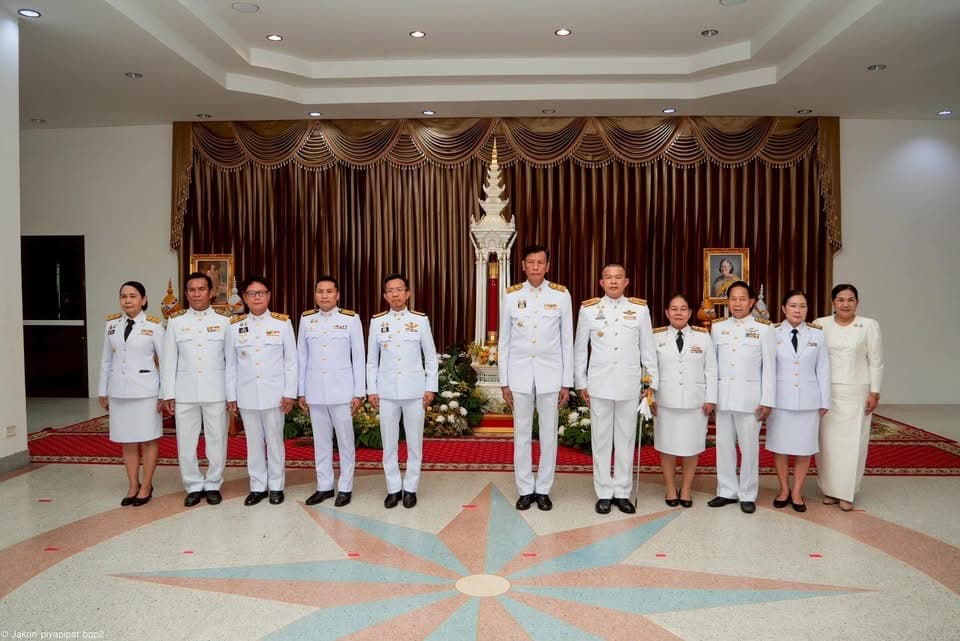 จังหวัดขอนแก่น จัดพิธีเชิญเทียนพรรษาและผ้าอาบน้ำฝนพระราชทาน จากศาลากลางจังหวัด มาประดิษฐานยังวัดธาตุ พระอารามหลวง เพื่อถวายเป็นพุทธบูชาเนื่องในเทศกาลเข้าพรรษา
