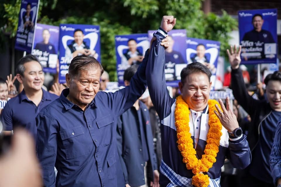 ชุมพร – จับกุมผู้ต้องหาตามหมายจับจังหวัดชุมพร กรณีพยามฆ่าผู้อื่น มีอาวุธและเครื่องกระสุนปืนไว้ในครอบครองโดยไม่ได้รับอนุญาต