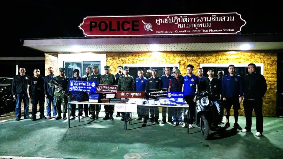 ชุมพร -  ตร.ทล.ชุมพร จับสองหนุ่มรับจ้างขนแรงงานเถื่อนอัดมาเต็มตู้ 17 ราย รับสารภาพใช้ แอป ‘ด่านตรวจ’ เพื่อเลี่ยงด่าน