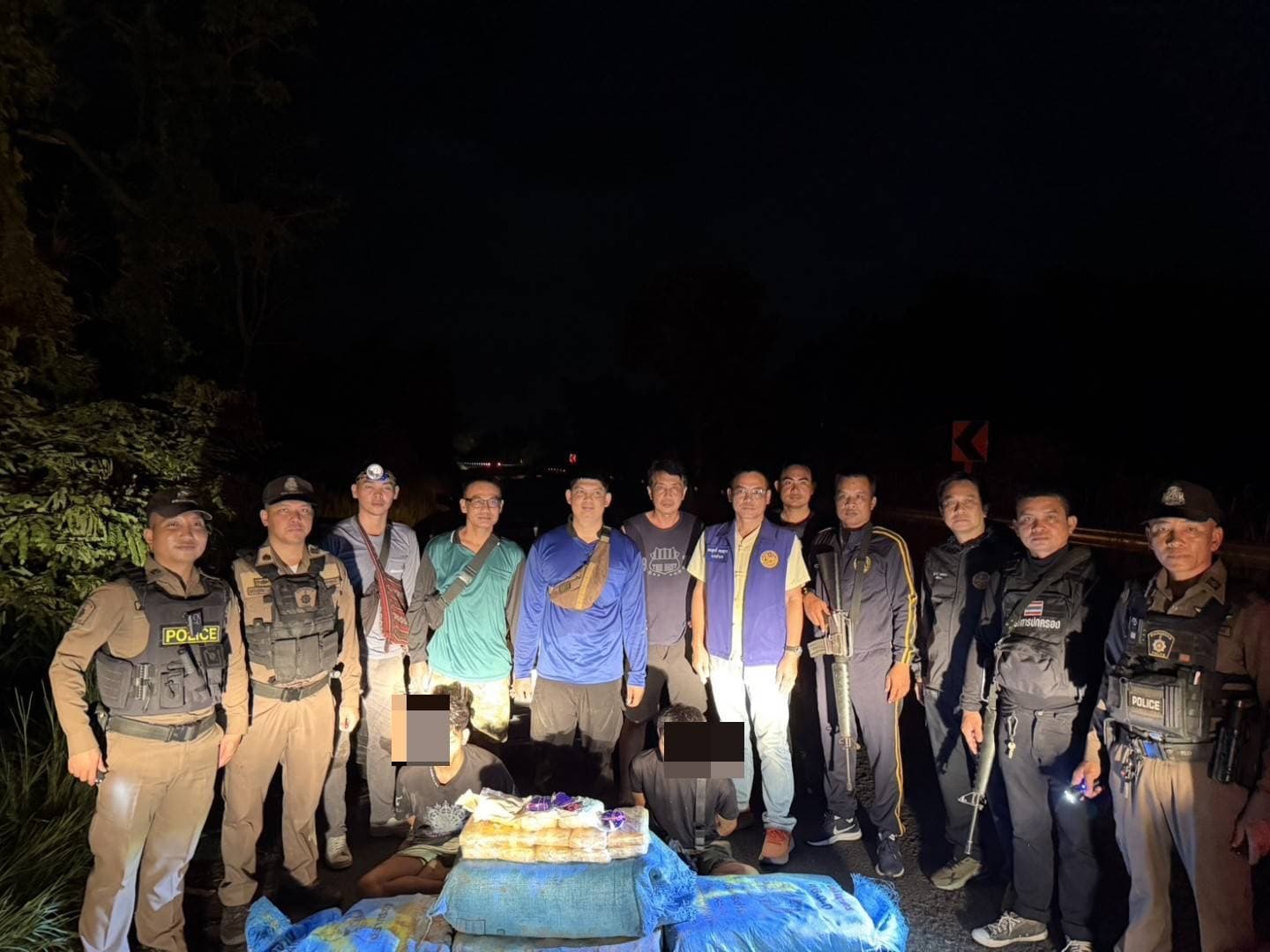 สภ.โพธิ์ไทร สนธิกำลังสกัดจับเครือข่ายยาเสพติดชายแดน ยึดยาบ้าเกือบ 1 ล้านเม็ด - ไอซ์ 2 กิโลกรัม