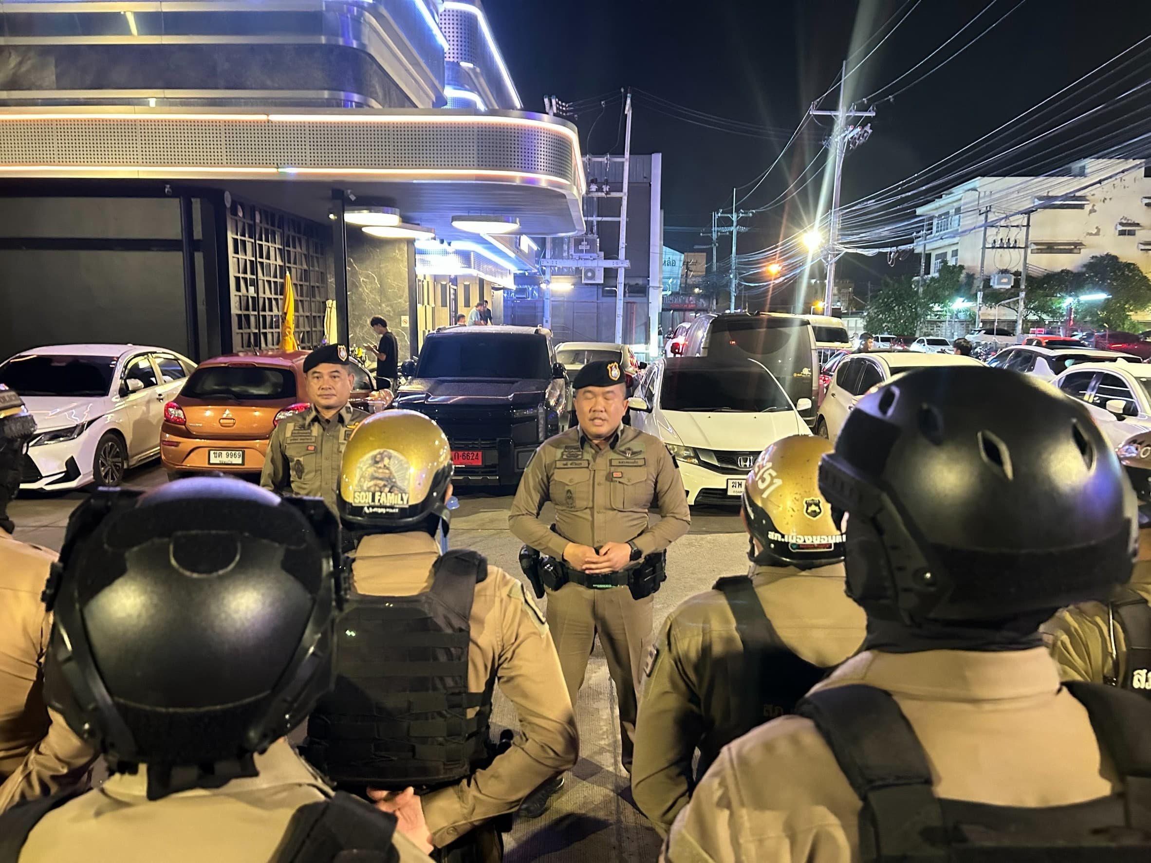 ตำรวจเมืองขอนแก่นยกระดับความเข้ม! ปรับแผนสายตรวจเชิงรุก “Show of Force” คุมโซนนิ่งสถานบันเทิง ป้องกันเหตุทะเลาะวิวาท–กวดขันปิดตามเวลา